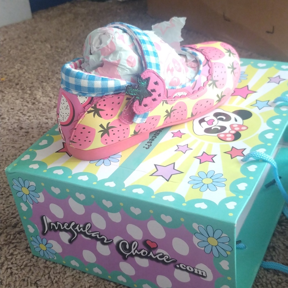 Irregular Choice girls size 31 dress shoes